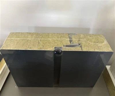 Panneau composite en bois de roche à double couche d'isolation de remplissage en polyuréthane